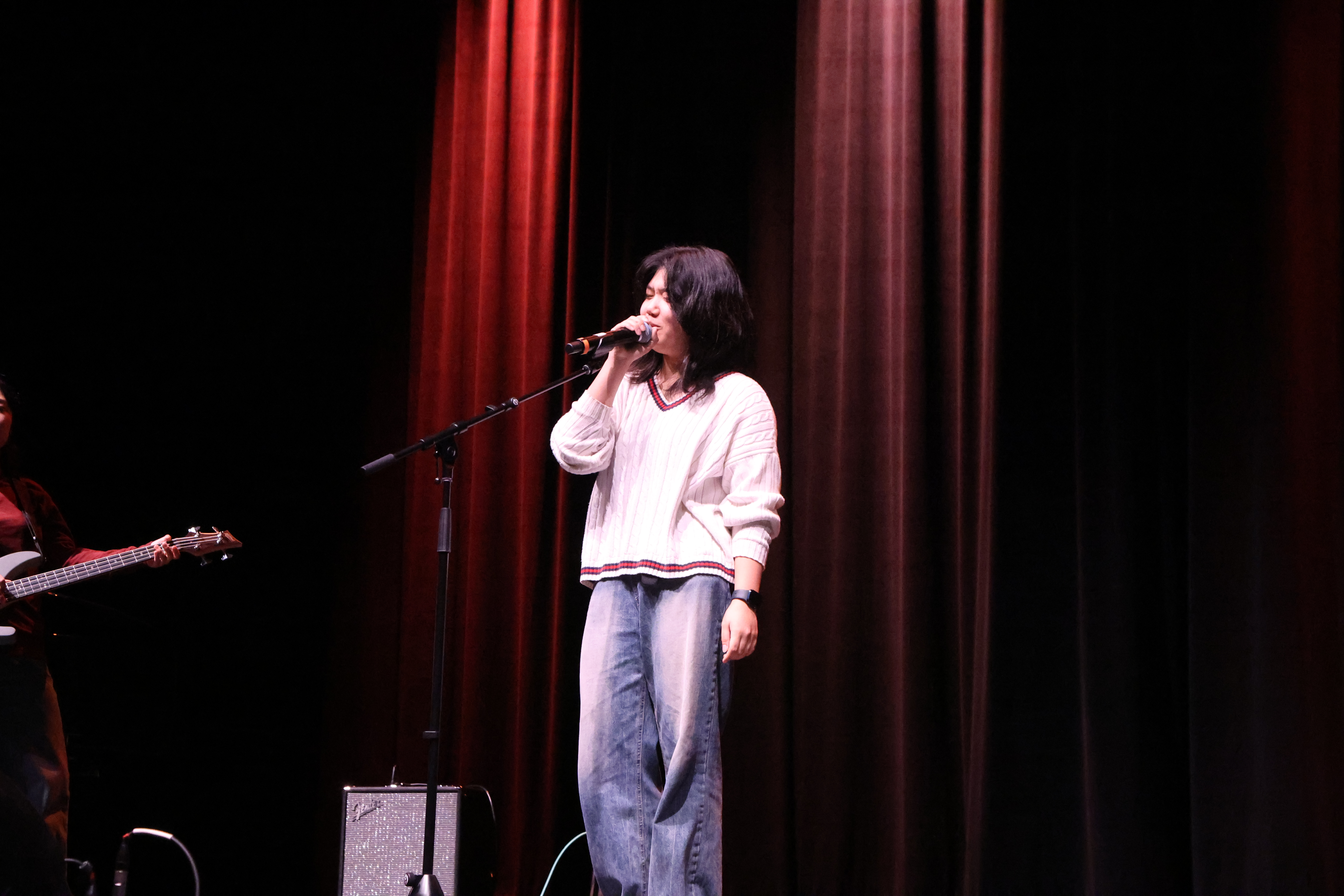 4) Adelle Kang (12) sings “Hey Jude” by the Beatles.
