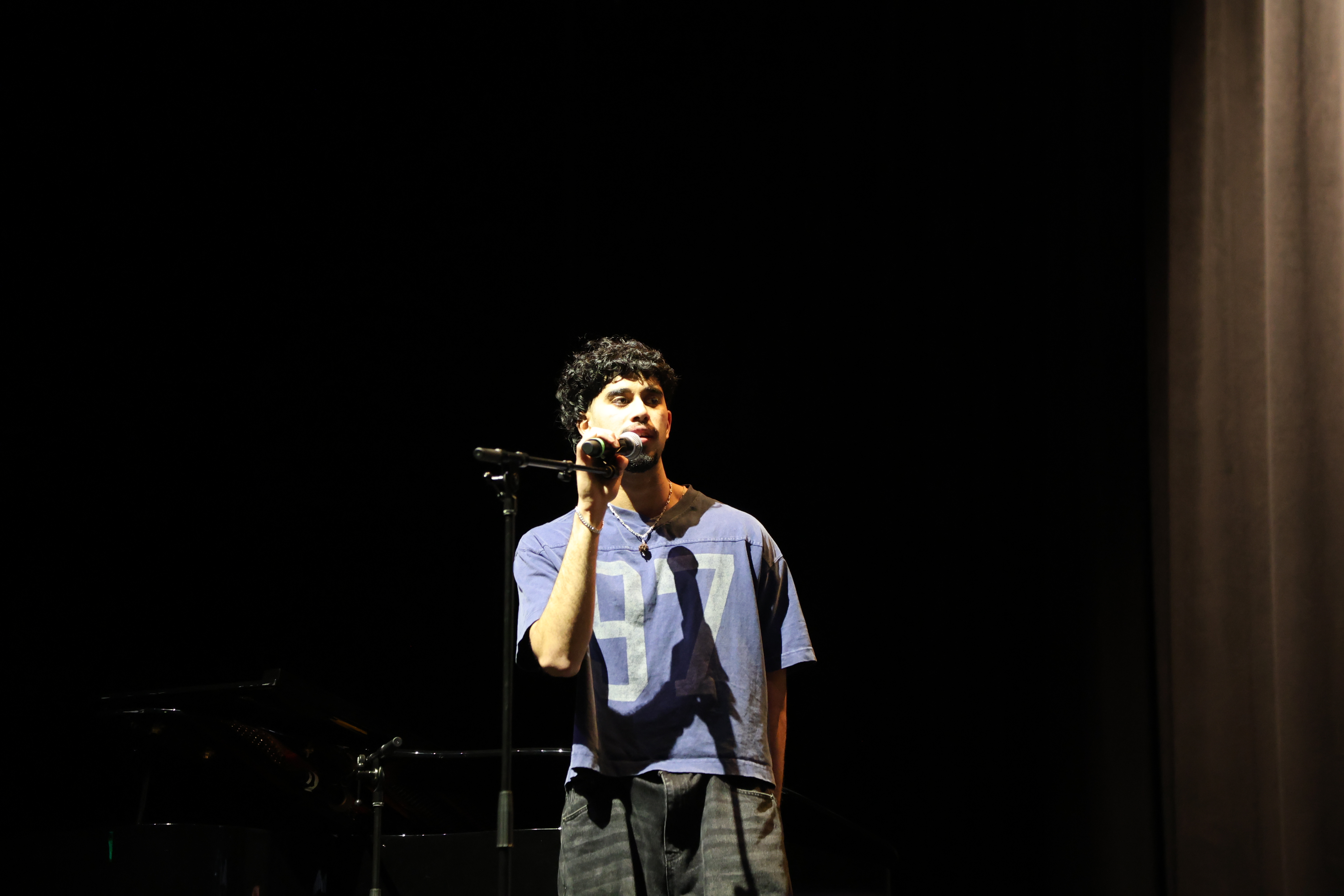 5) Dhruv Rao (12) sings “Sparks” by Coldplay and “Until I Found You” by Stephen Sanchez for the closing act of the night.